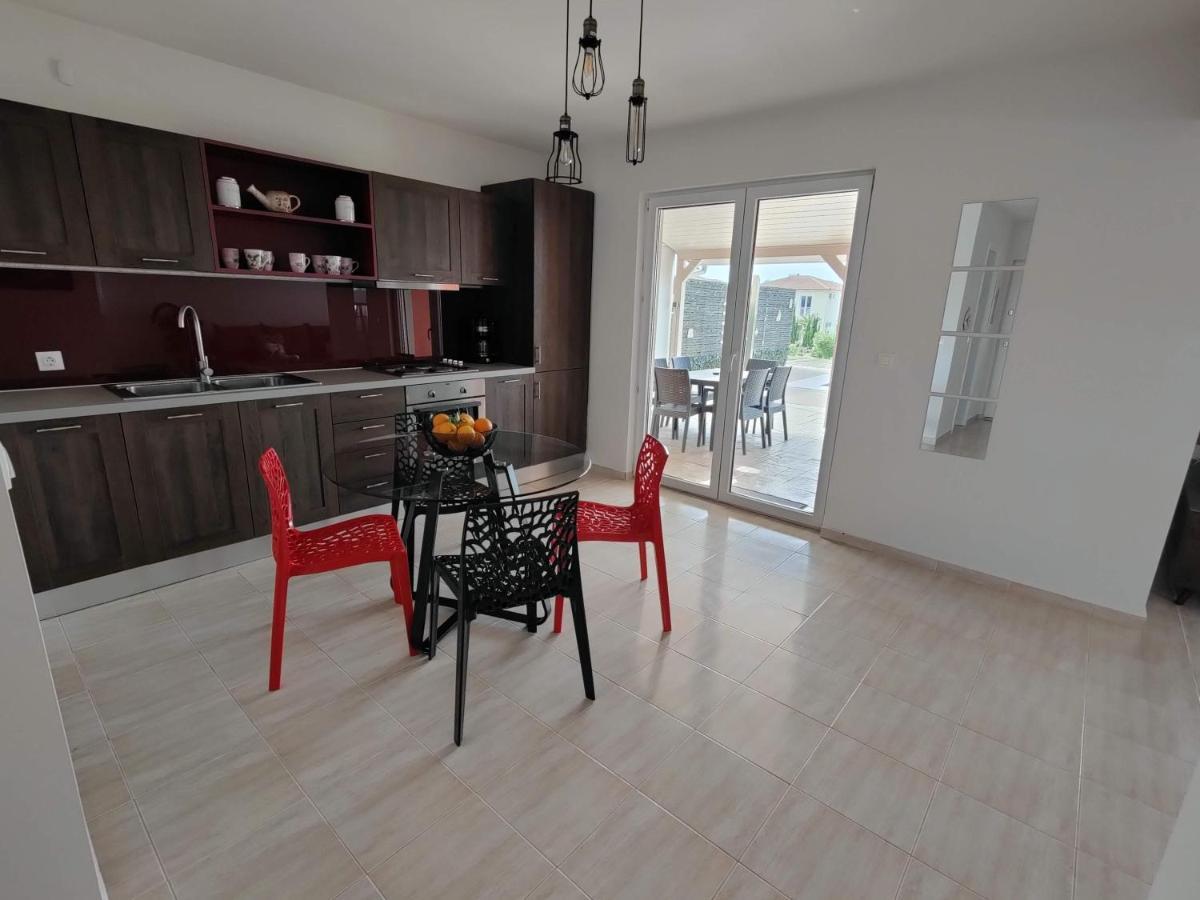 Iridia Resort Villas Foiníki エクステリア 写真