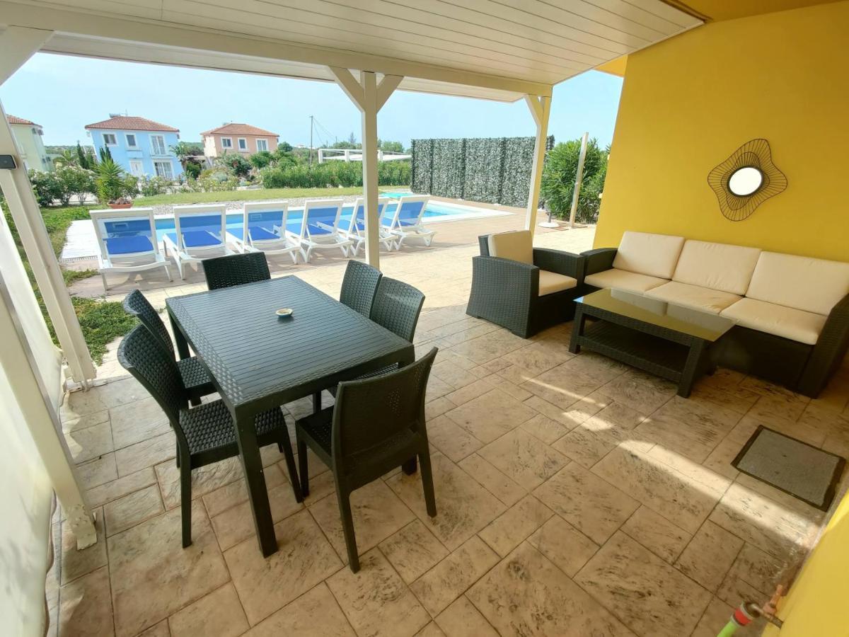 Iridia Resort Villas Foiníki エクステリア 写真