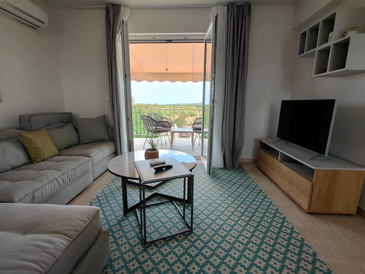 Iridia Resort Villas Foiníki エクステリア 写真