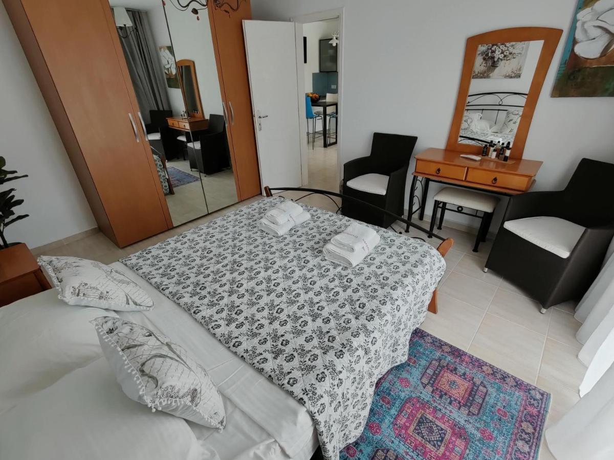 Iridia Resort Villas Foiníki エクステリア 写真