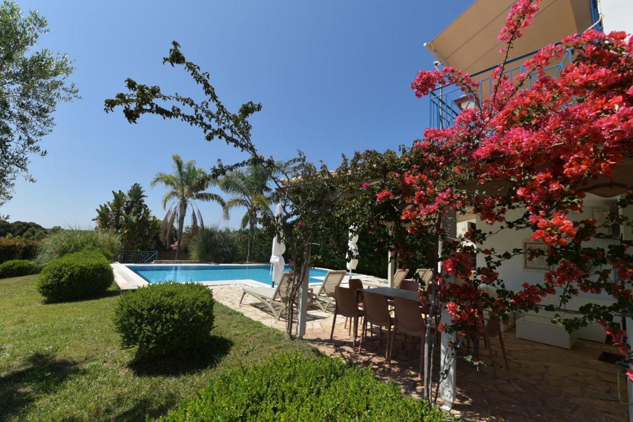Iridia Resort Villas Foiníki エクステリア 写真