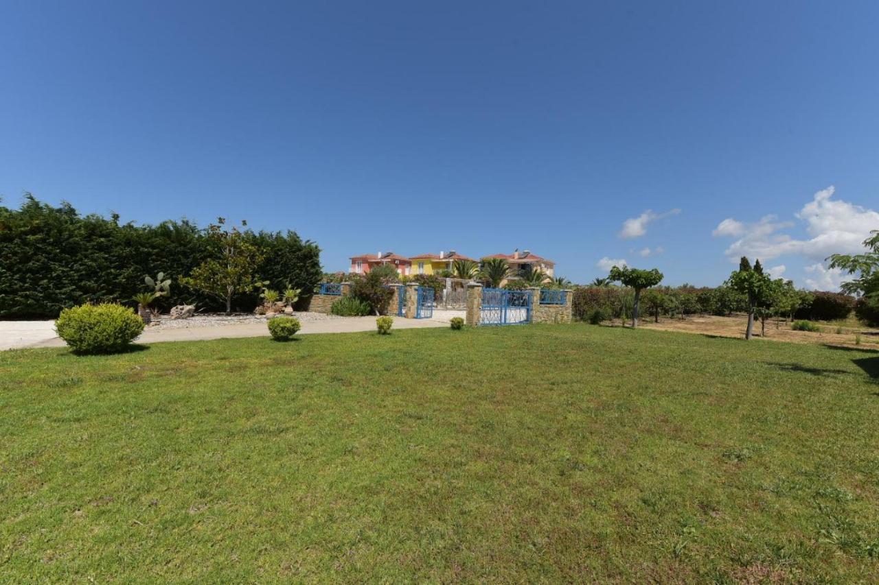 Iridia Resort Villas Foiníki エクステリア 写真